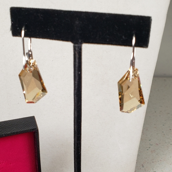 Osiana Lucky Stone Swarovski Crystals Champagne Dangle Earrings - Picture 8 of 13